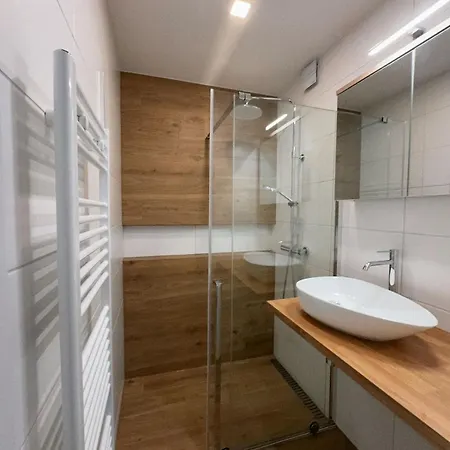 Brand-new Apartment, Ideal For Colours & B4l! Ostrava